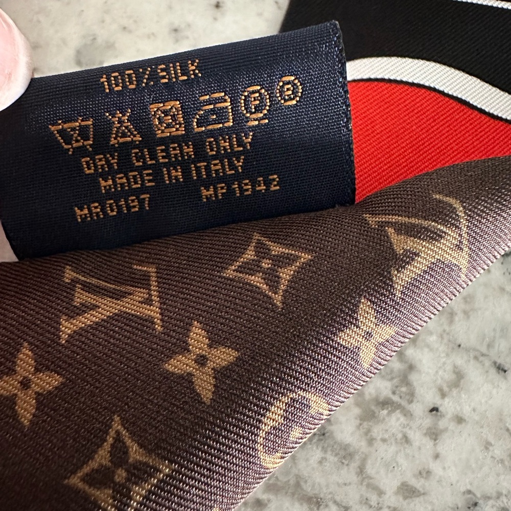 Louis Vuitton Bandeau BB Kabuki Scarf Monogram Silk Limited Edition RARE - Picture 11 of 11